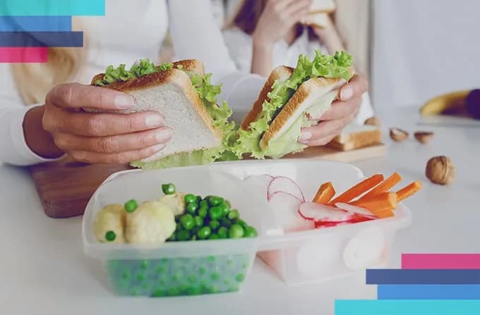 Czy w bagażu podręcznym można mieć jedzenie? Sprawdź zasady i ograniczenia