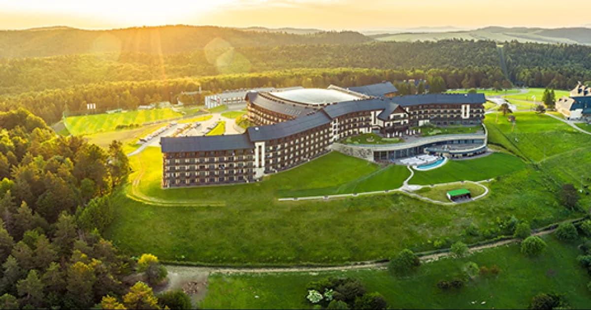 Kto jest właścicielem hotelu Arłamów? Poznaj zaskakującą historię.